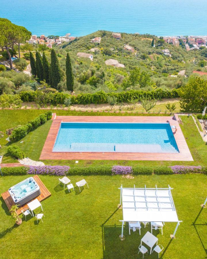Villa Riviera Resort Lavagna Esterno foto